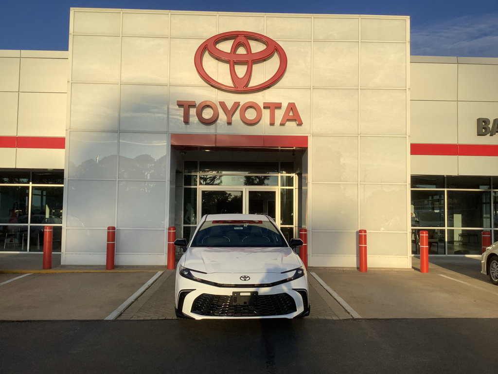 New 2026 Toyota Camry Hybrid image 2