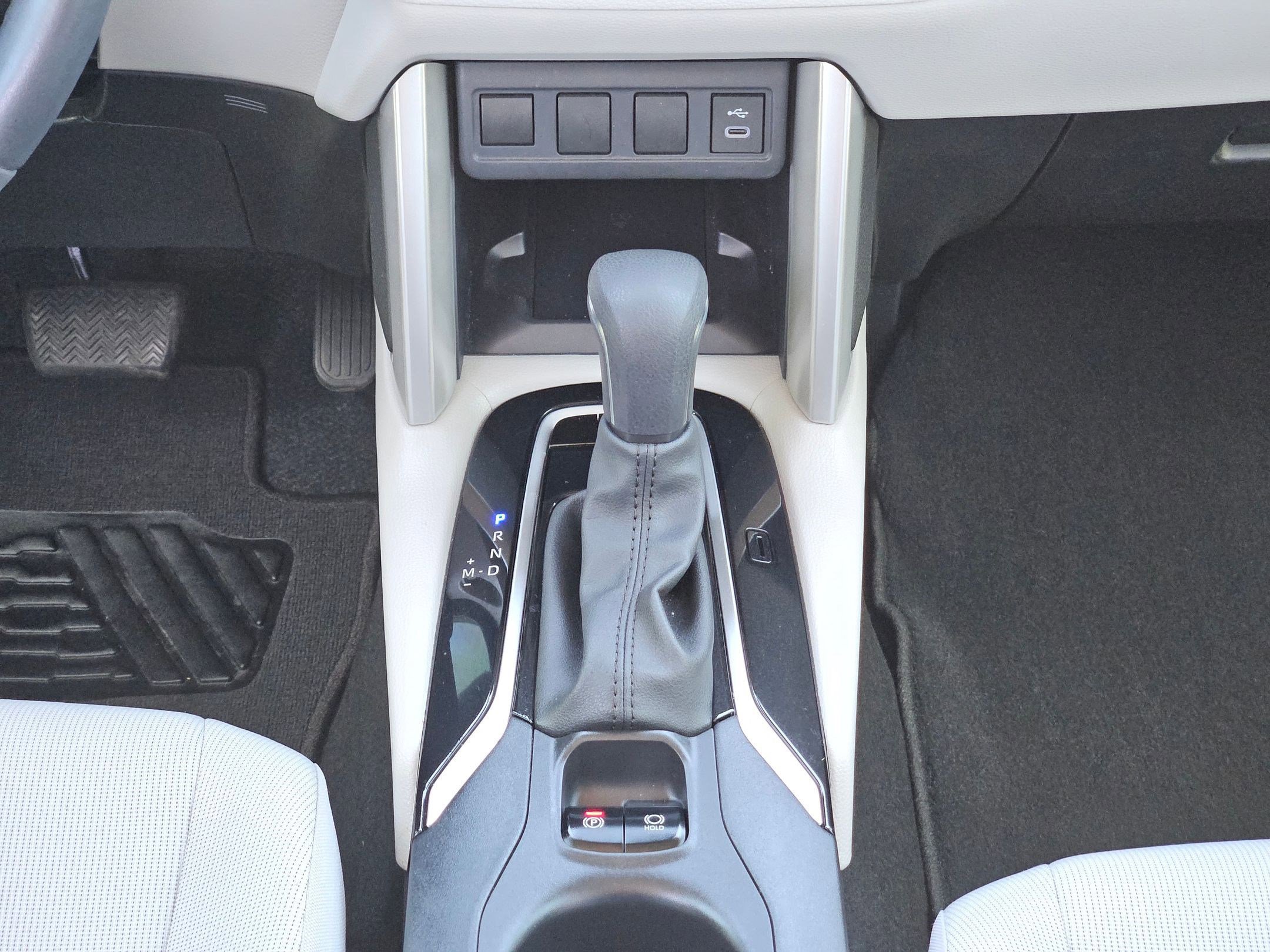 Used 2024 Toyota Corolla Cross LE image 19