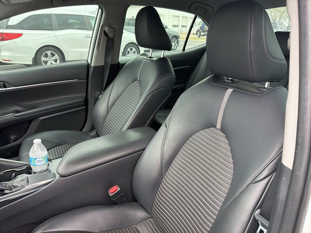 Used 2019 Toyota Camry SE image 11