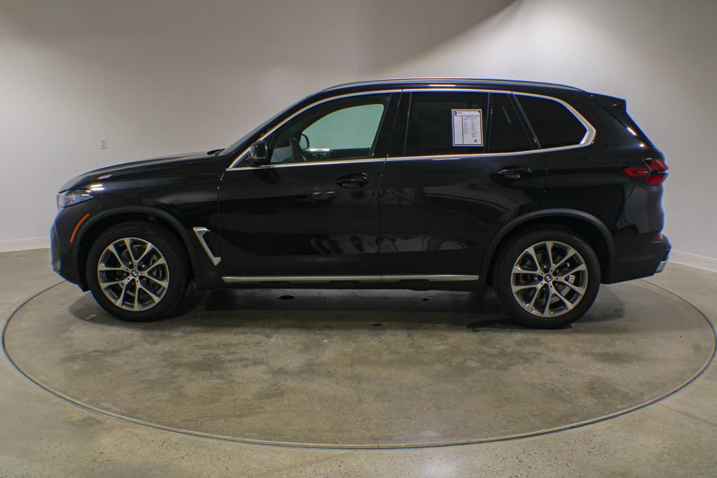 Used 2024 BMW X5 xDrive40i w/ Premium Package AWD/4WD image 3