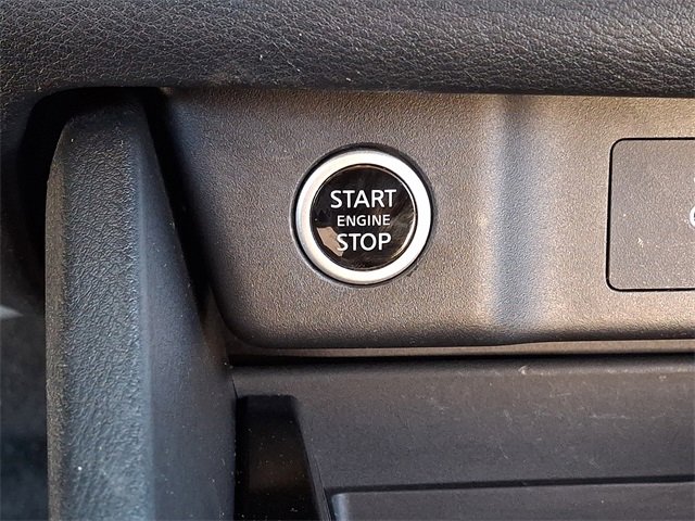 Used 2023 Nissan Rogue SV image 27