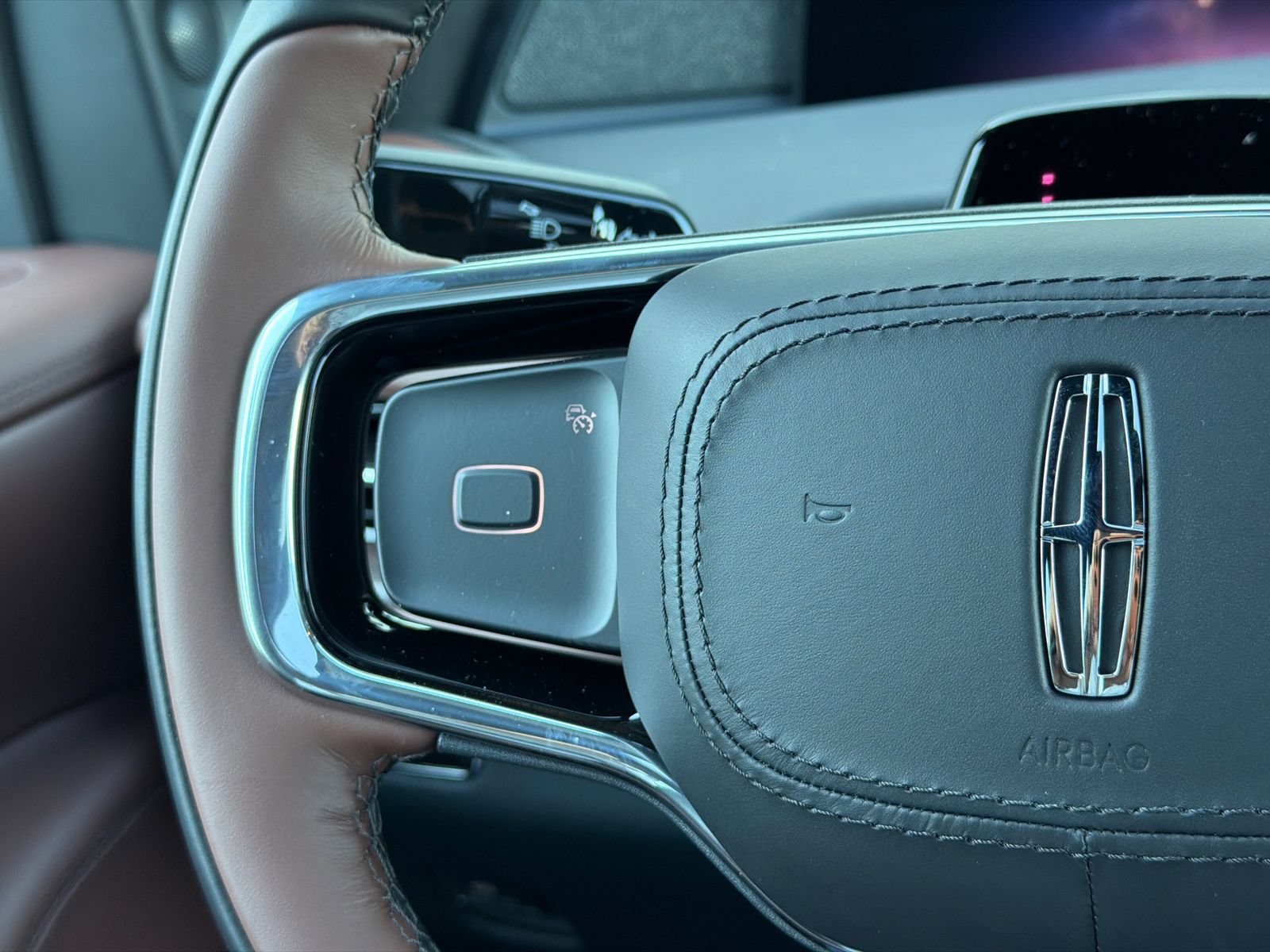 New 2026 Lincoln Navigator L Reserve AWD/4WD image 23