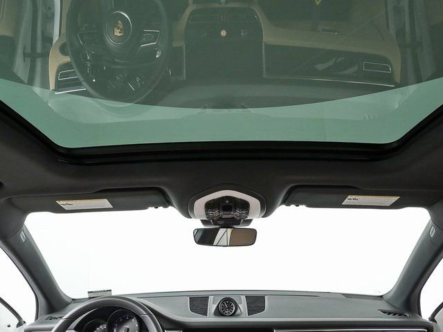 New 2026 Porsche Macan image 20