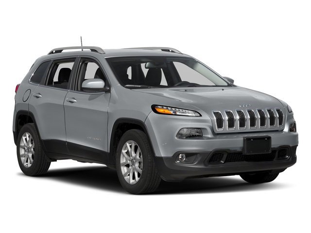 Used 2018 Jeep Cherokee Latitude w/ Altitude Package FWD image 10