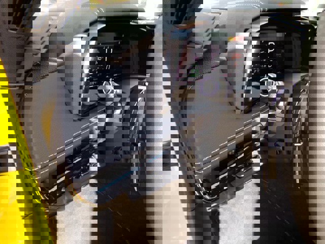 Used 2025 Chevrolet Corvette E-Ray w/ Stealth Interior Trim Package AWD/4WD image 18