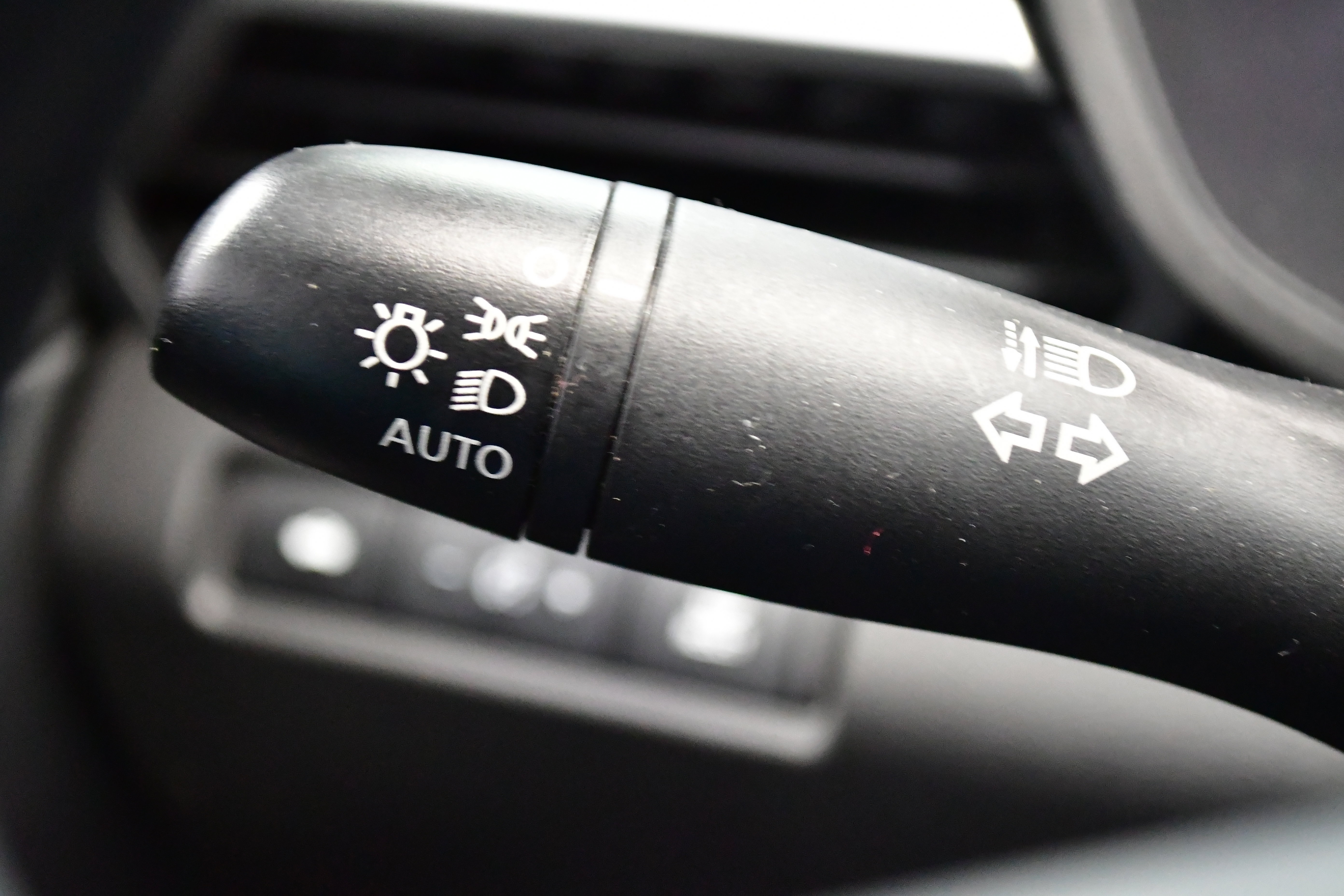 Used 2025 Nissan Altima 2.5 SV FWD image 18