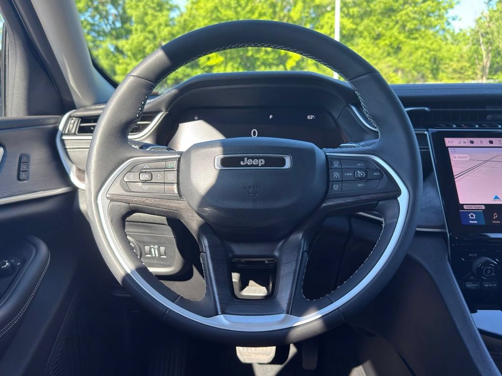 Used 2023 Jeep Grand Cherokee Limited AWD/4WD image 19