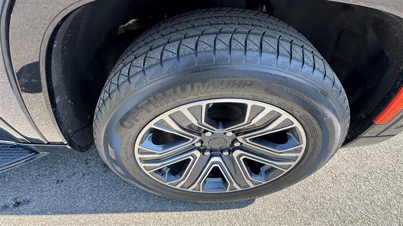 Used 2024 Jeep Wagoneer L Series II w/ Flexible Seating Group RWD image 32