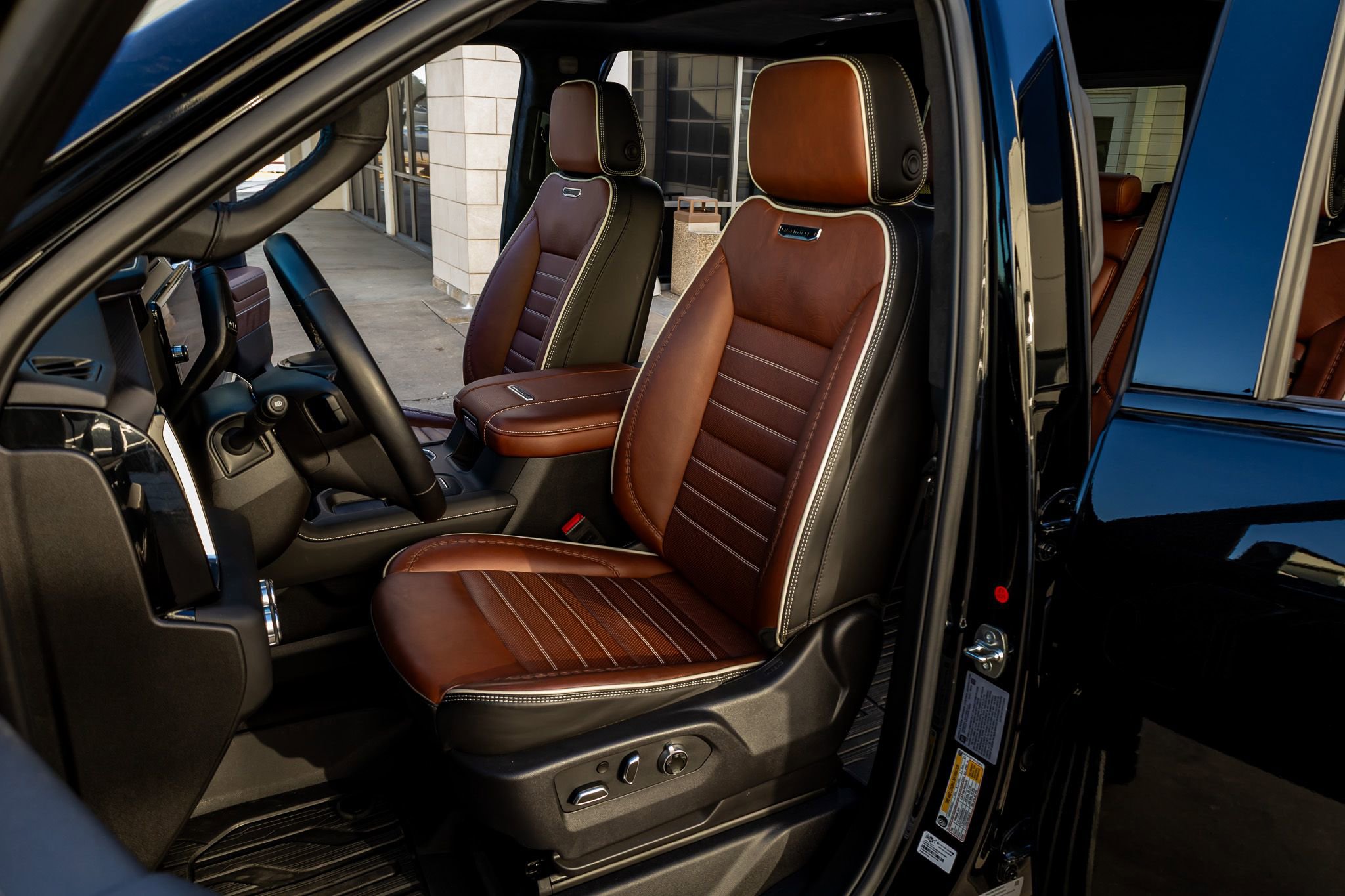 Used 2025 GMC Sierra 2500 Denali Ultimate image 30