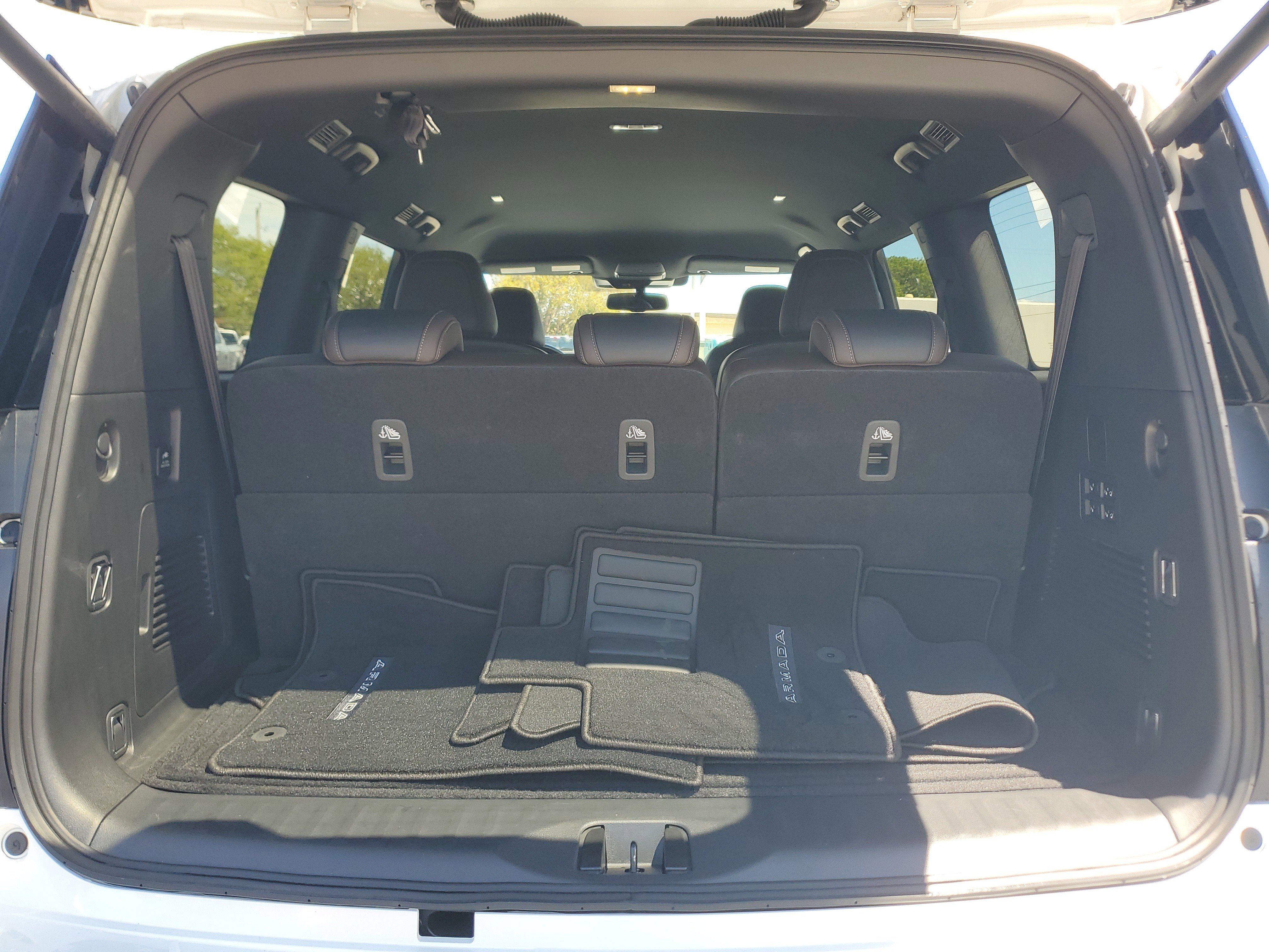 Certified 2025 Nissan Armada SL w/ Captain's Chari Seat Package AWD/4WD image 17