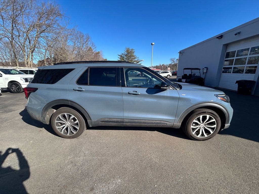 Used 2025 Ford Explorer ST-Line AWD/4WD image 10