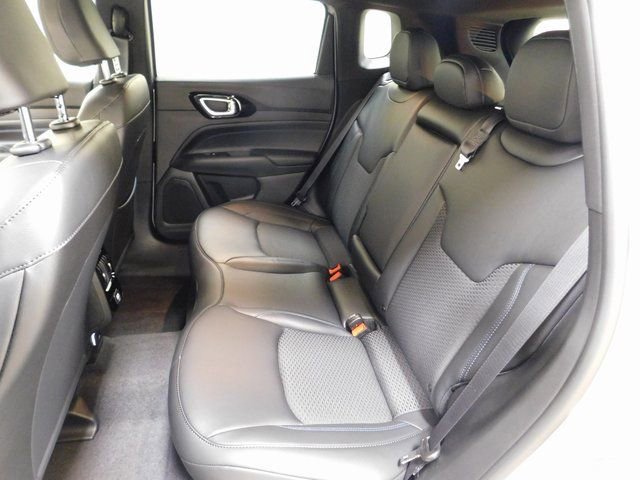 New 2026 Jeep Compass Latitude image 10