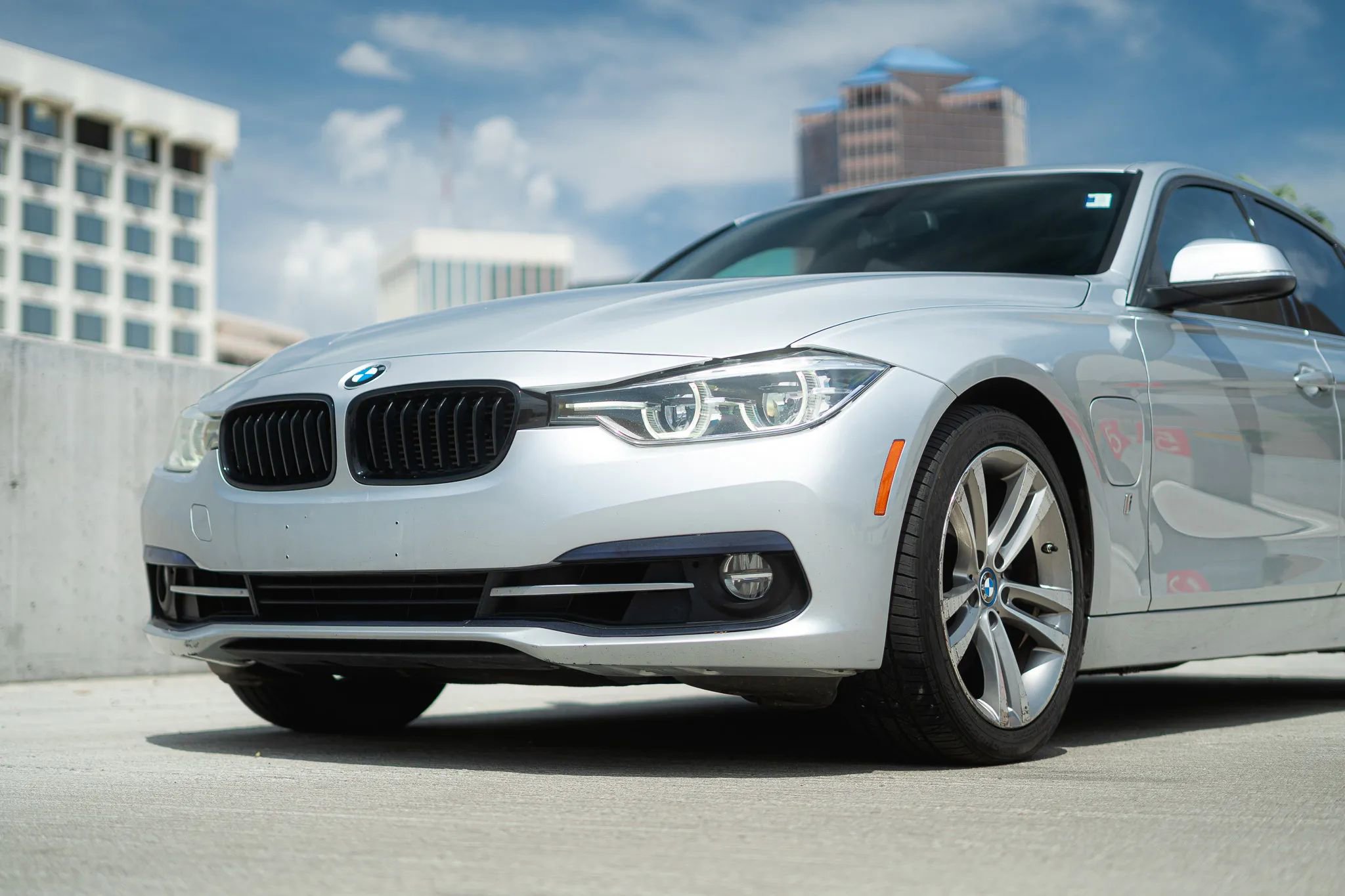 Used 2018 BMW 330e 330e iPerformance Sedan 4D image 11