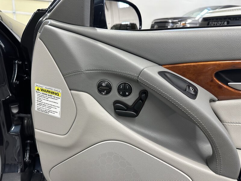 Used 2005 Mercedes-Benz SL 500 w/ AMG Sport Pkg image 22