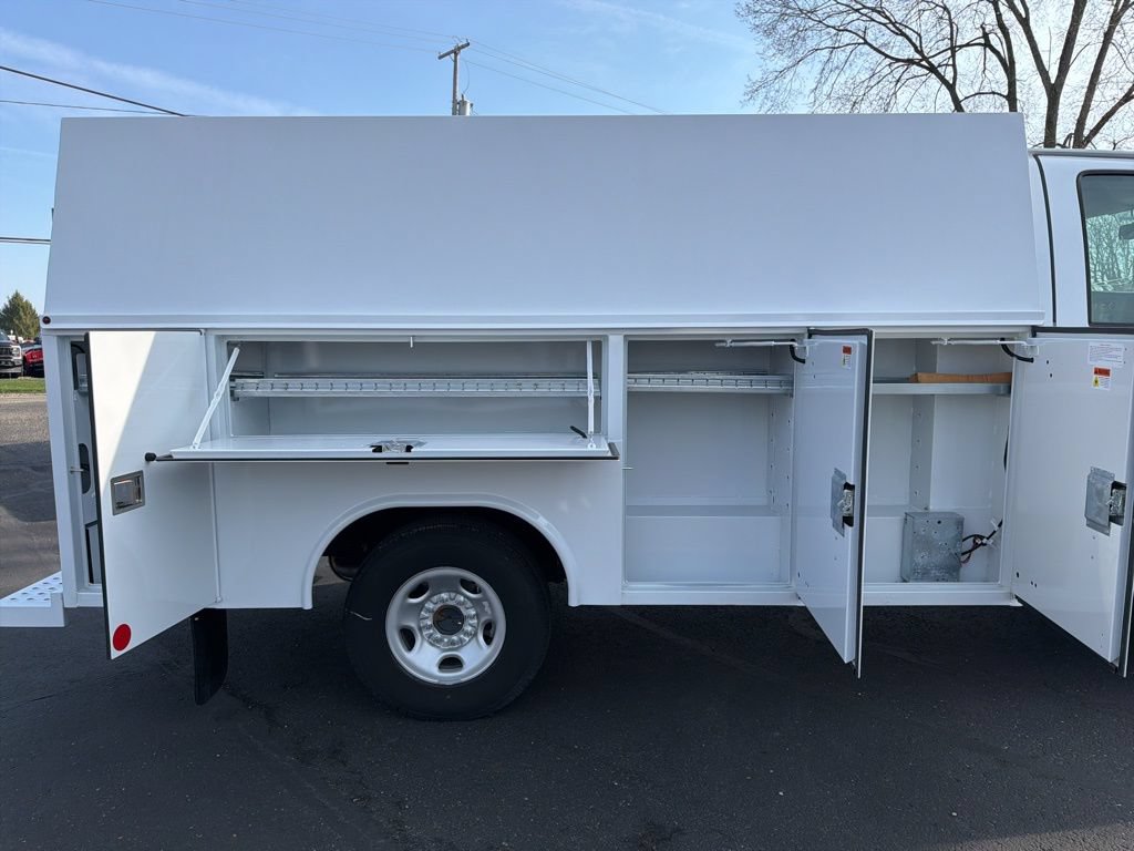 New 2025 Chevrolet Express 3500 w/ Power Convenience Package RWD image 5