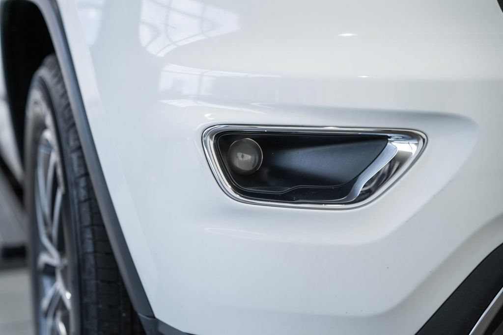 Used 2019 Jeep Grand Cherokee Limited AWD/4WD image 14