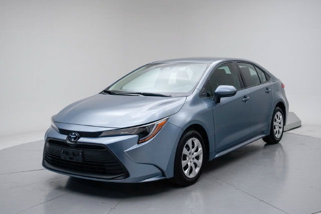 Used 2026 Toyota Corolla LE FWD image 1