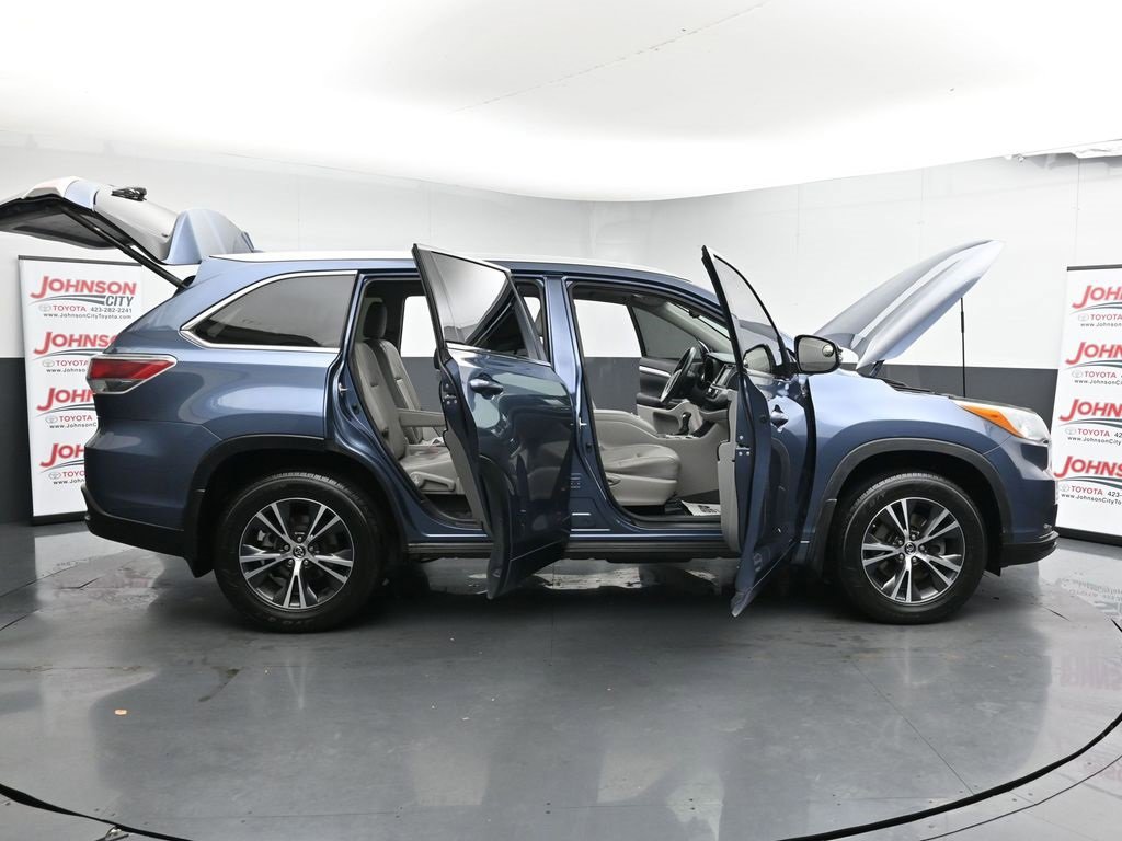 Used 2016 Toyota Highlander XLE image 48