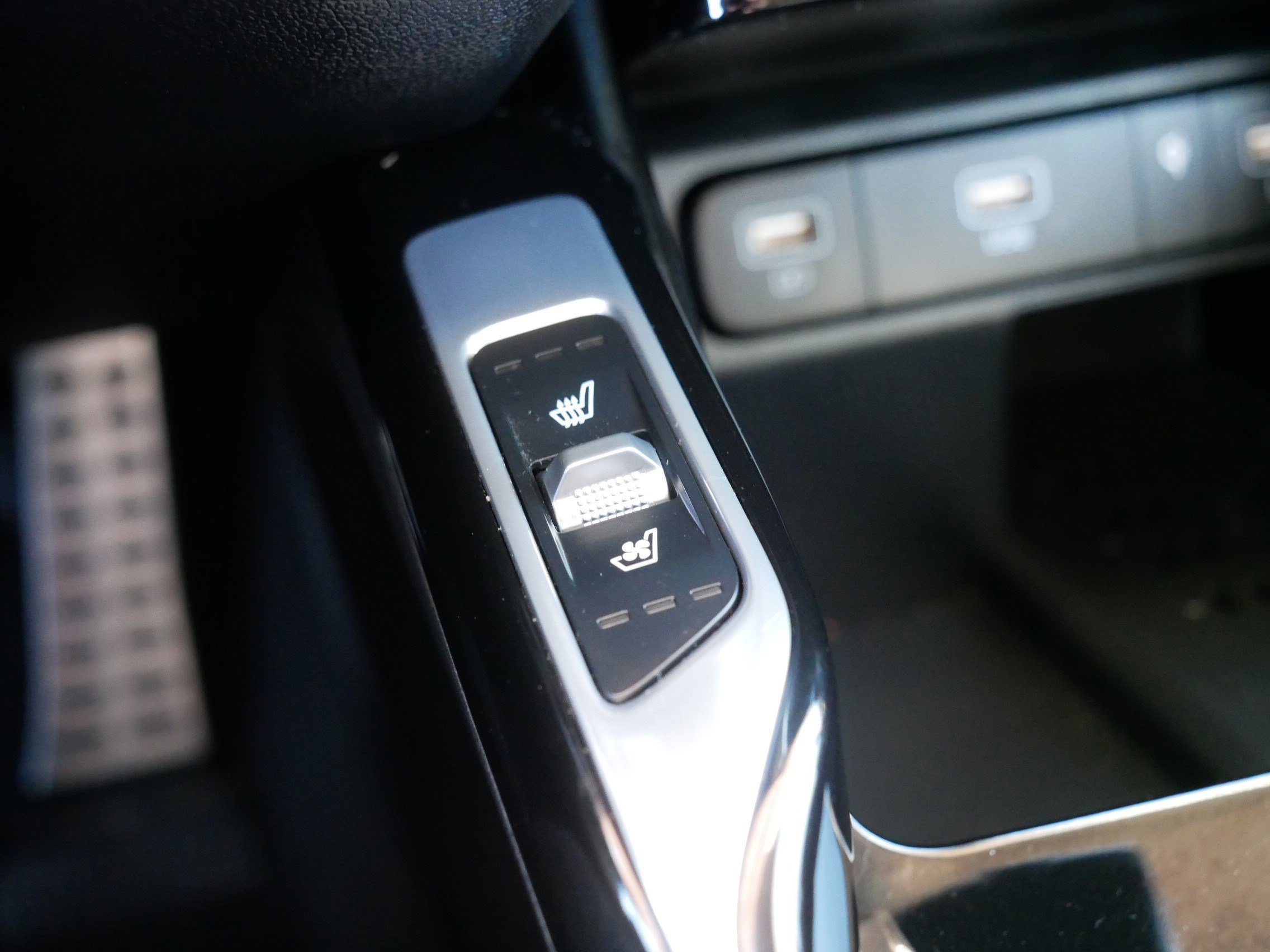 Certified 2022 Kia Sorento SX Prestige image 32