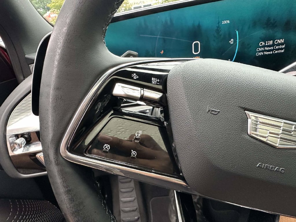 Used 2024 Cadillac Lyriq Sport RWD image 33