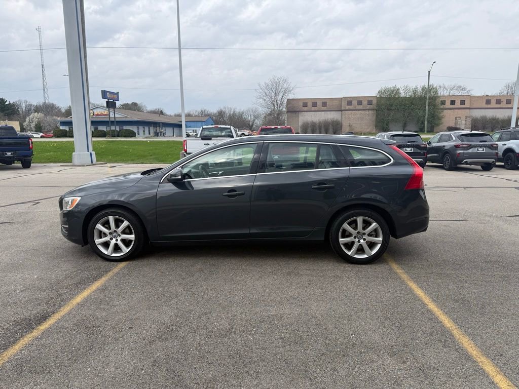 Used 2016 Volvo V60 T5 Premier w/ Convenience Package image 27
