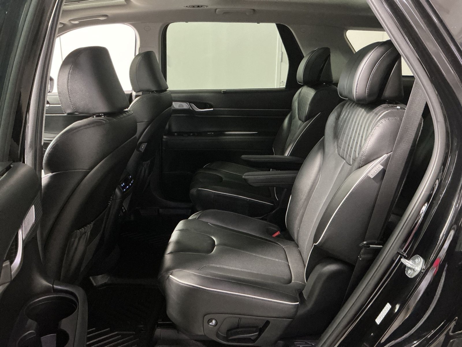Used 2024 Hyundai Palisade Limited AWD/4WD image 25