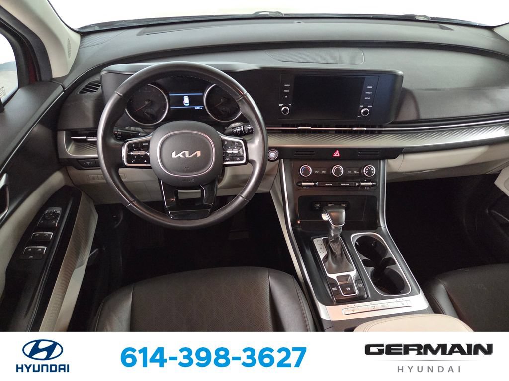 Used 2023 Kia Carnival LX FWD image 17