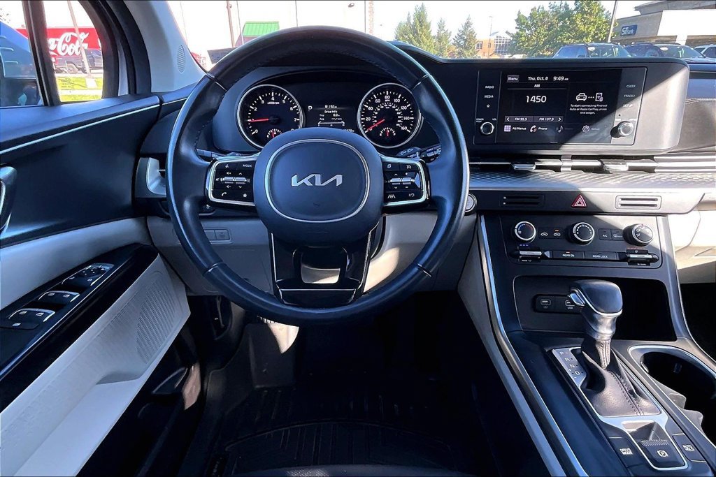 Used 2022 Kia Carnival LX FWD image 5