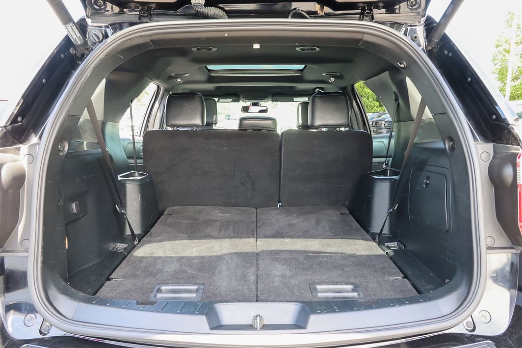 Used 2018 Ford Explorer XLT w/ Equipment Group 202A AWD/4WD image 37