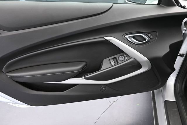 Used 2018 Chevrolet Camaro SS RWD image 28