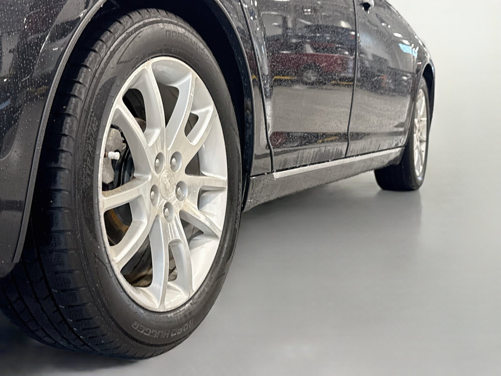 Used 2009 Chevrolet Malibu LTZ FWD image 9