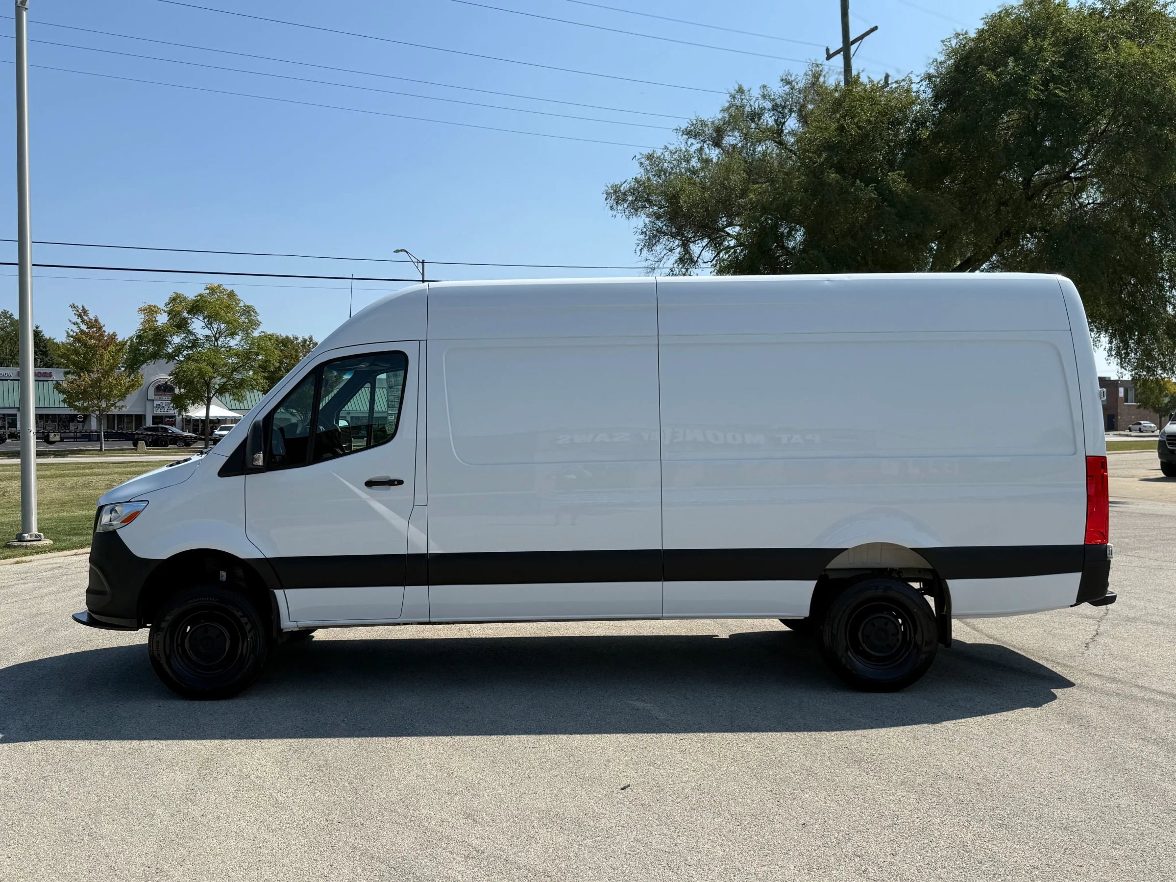 Used 2024 Mercedes-Benz Sprinter 2500 image 6