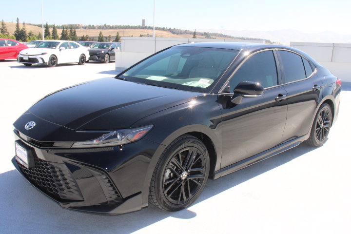 Used 2026 Toyota Camry SE w/ Convenience Package FWD image 6
