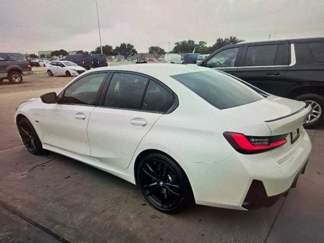 Used 2023 BMW 330e w/ M Sport Package RWD image 4