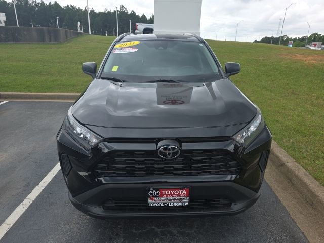 Used 2021 Toyota RAV4 LE FWD image 2