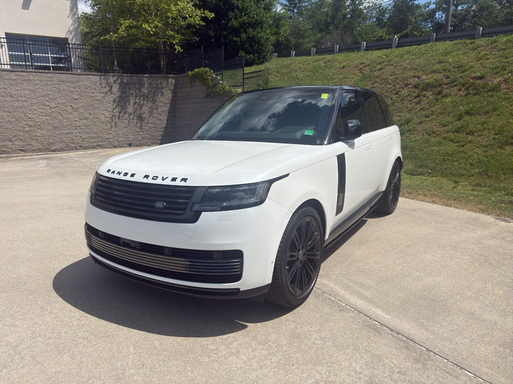 Used 2024 Land Rover Range Rover SV AWD/4WD image 8