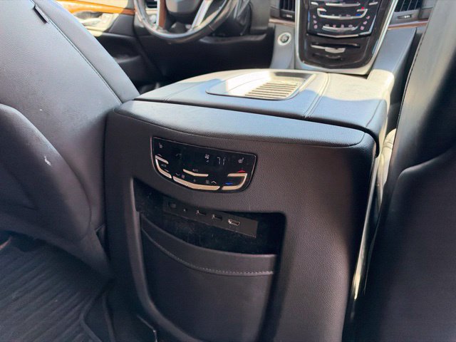 Used 2020 Cadillac Escalade Luxury AWD/4WD image 31