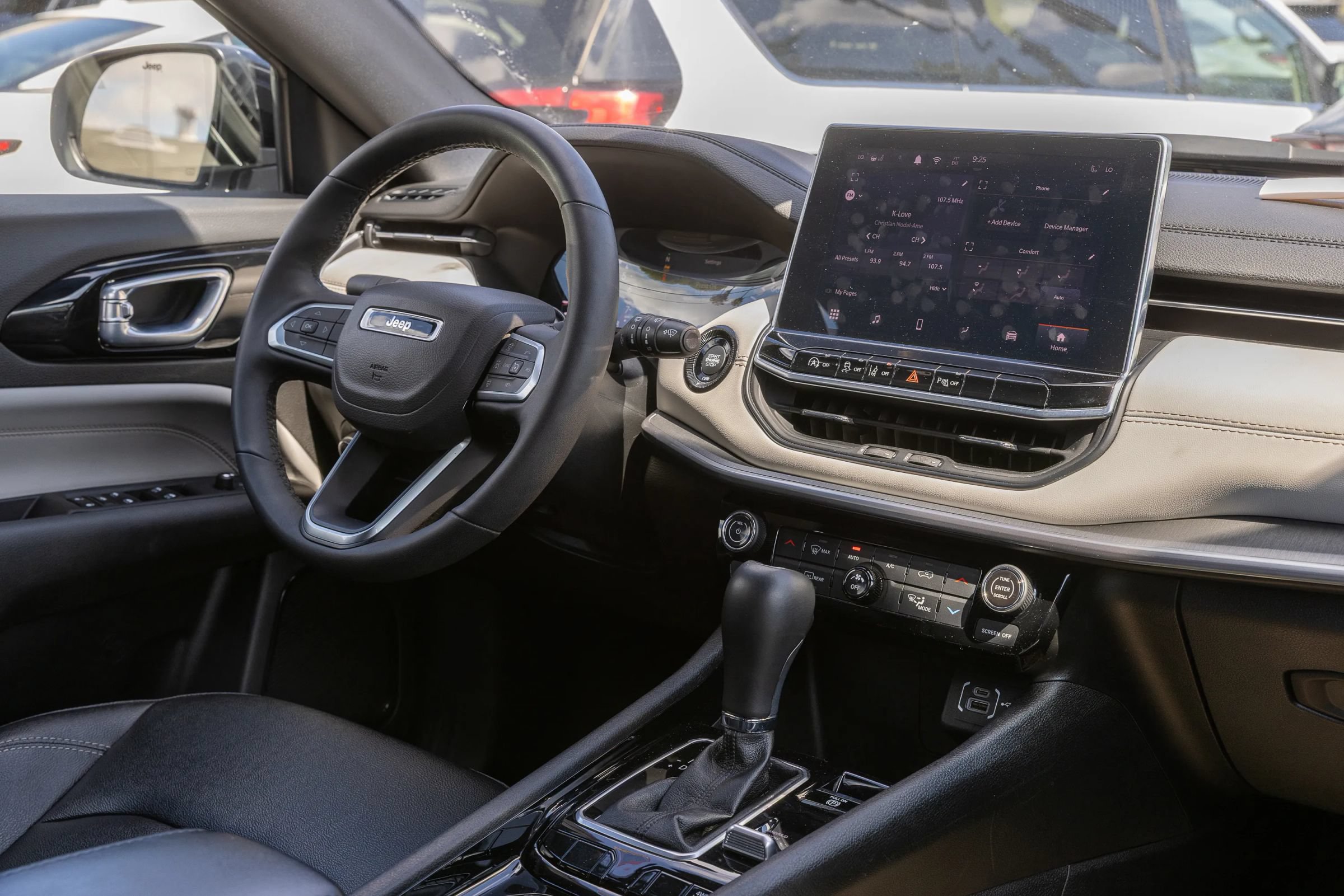 Used 2025 Jeep Compass Limited AWD/4WD image 30