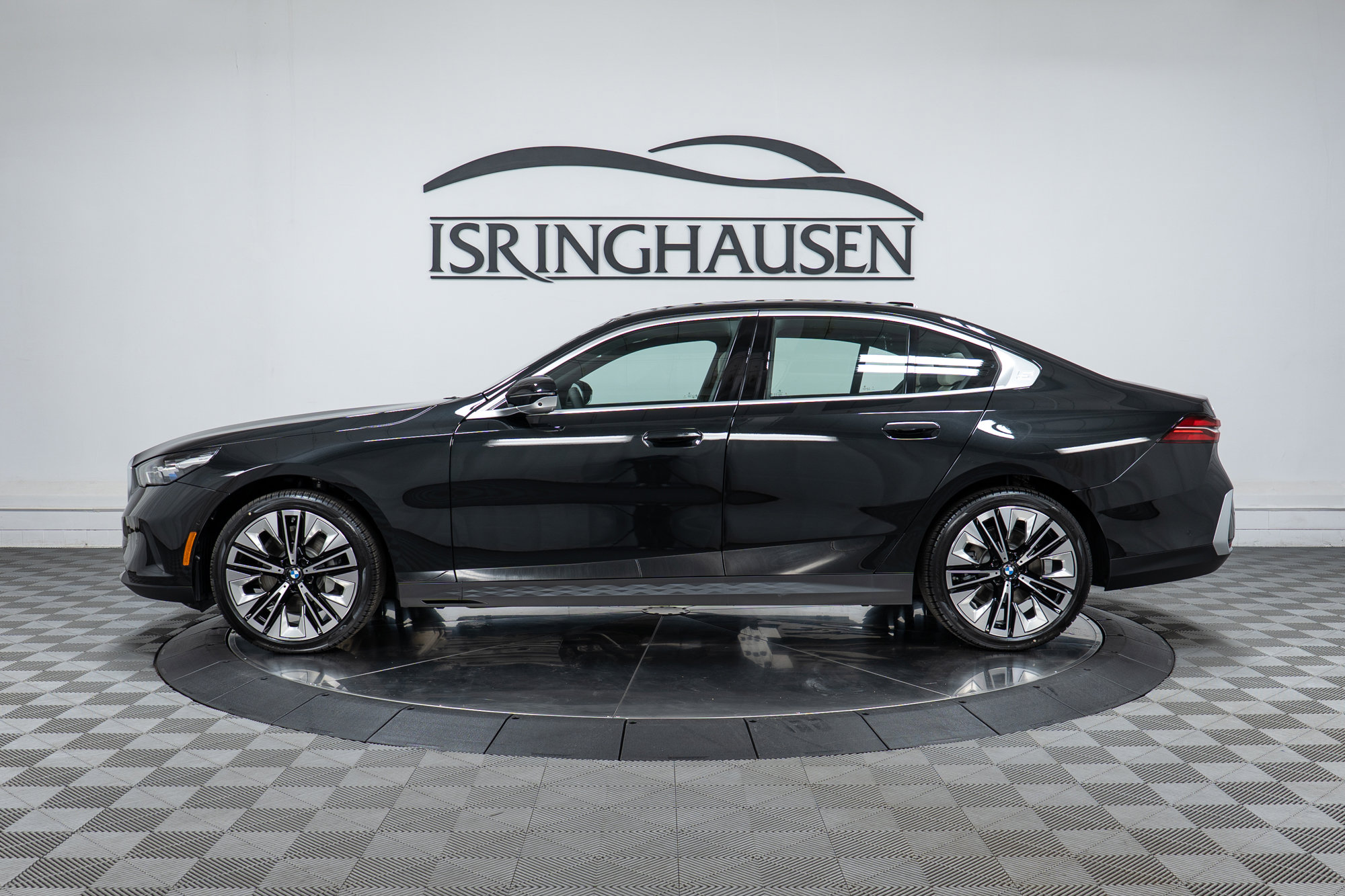 New 2026 BMW 530i xDrive w/ Premium Package image 8