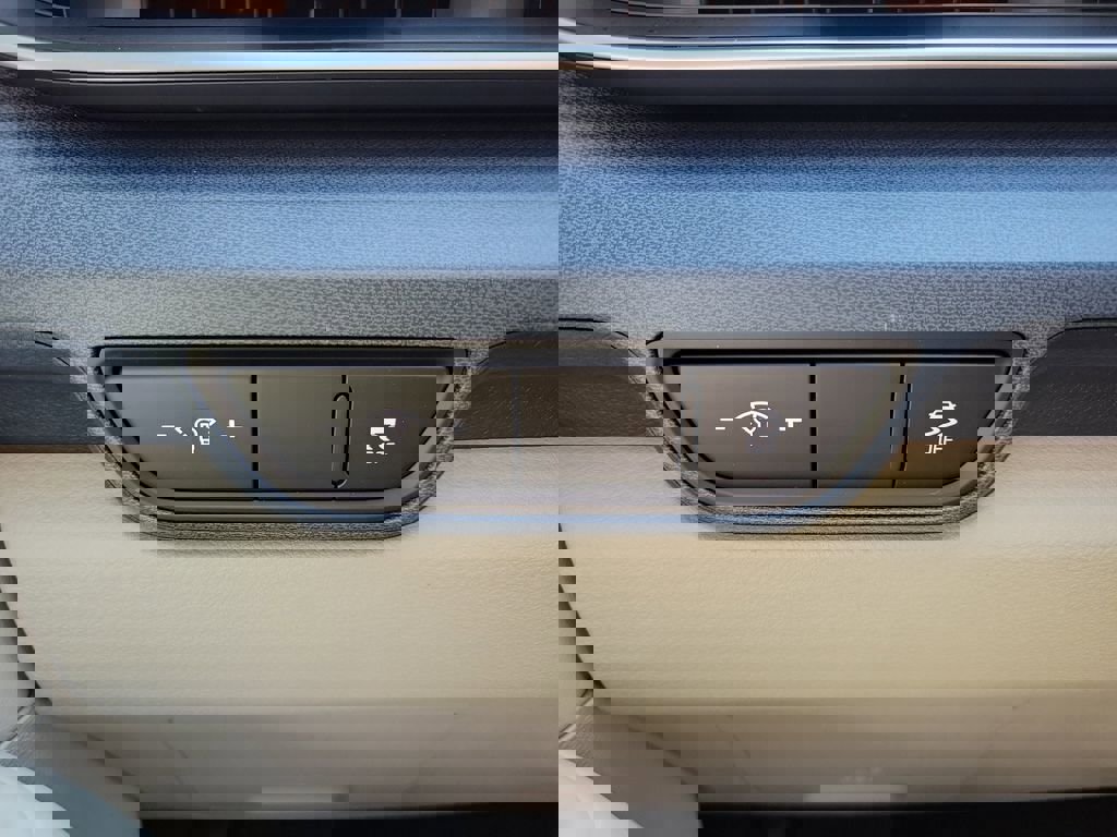 New 2026 Kia Carnival EX FWD image 25