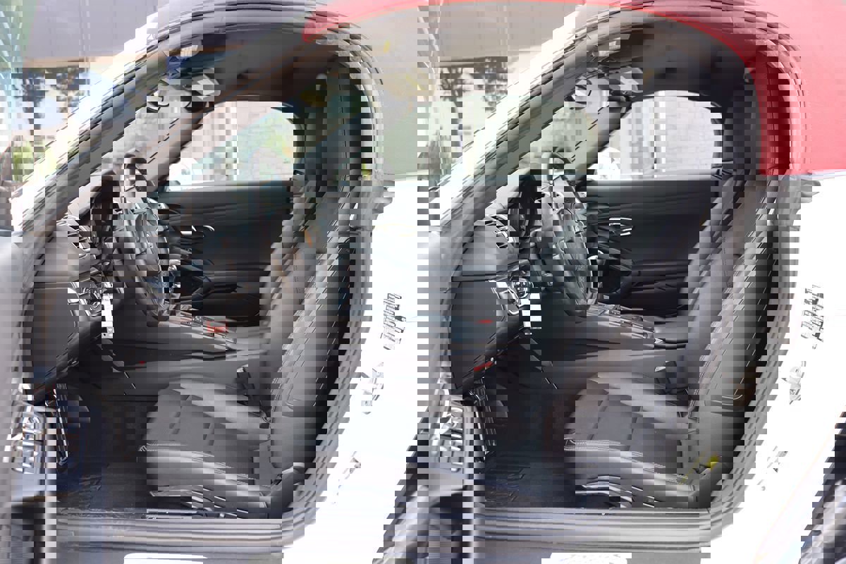 Used 2016 Porsche Boxster S image 30