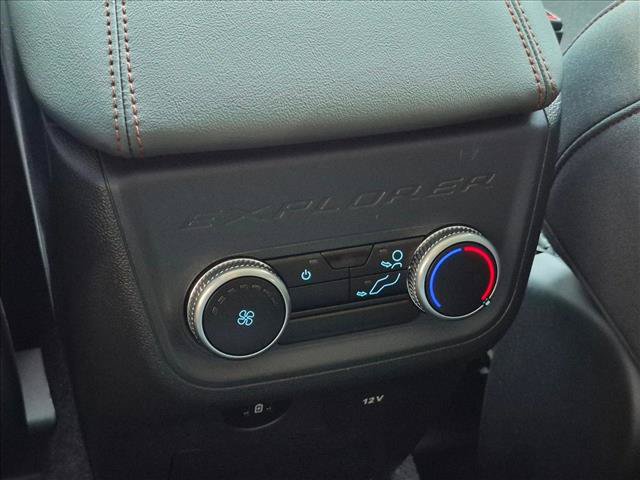 Used 2025 Ford Explorer Active RWD image 16