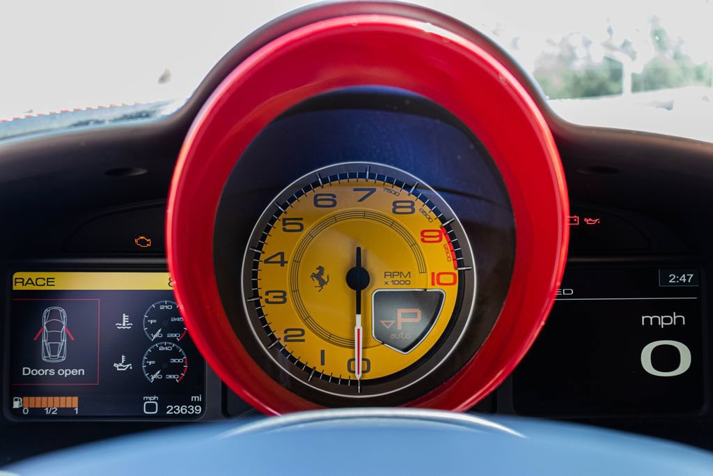 Used 2013 Ferrari 458 Italia Coupe RWD image 38