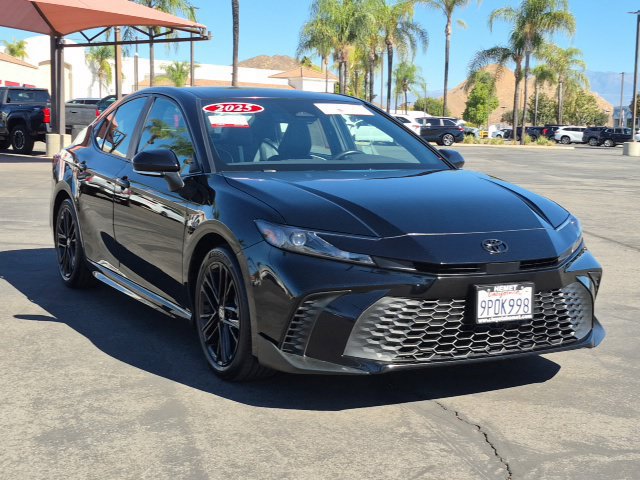 Used 2025 Toyota Camry SE w/ Convenience Package FWD image 3