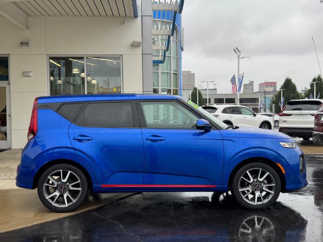 Used 2021 Kia Soul GT-Line FWD image 2