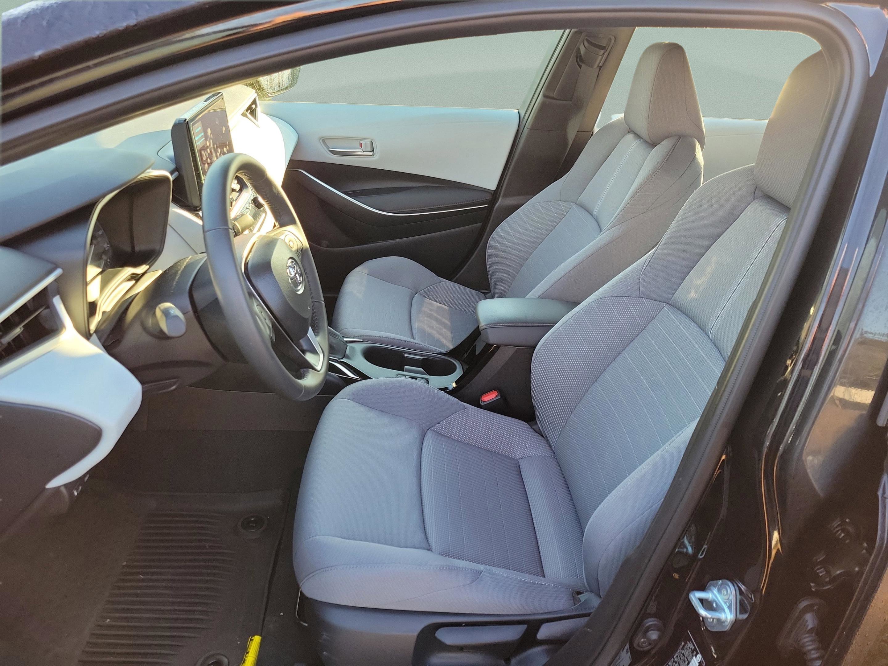 Certified 2025 Toyota Corolla SE image 21