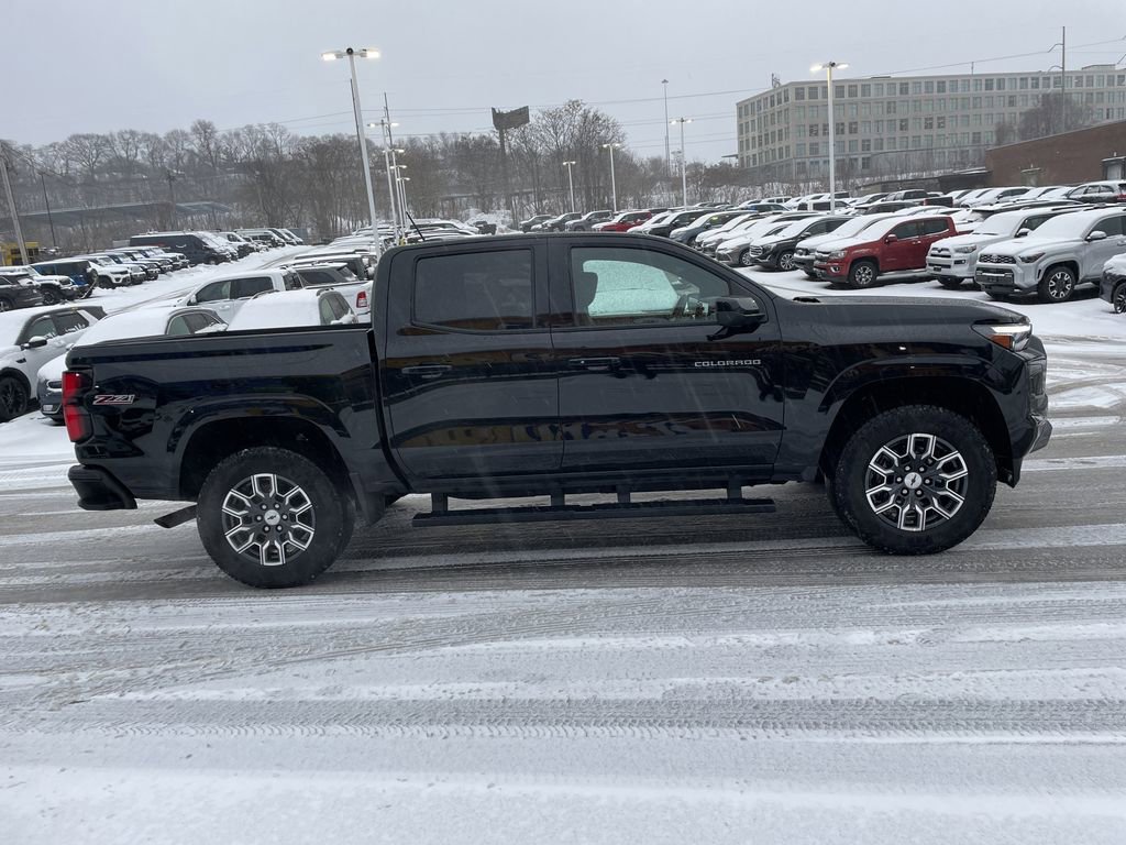 Used 2024 Chevrolet Colorado Z71 w/ Z71 Convenience Package 2 image 7