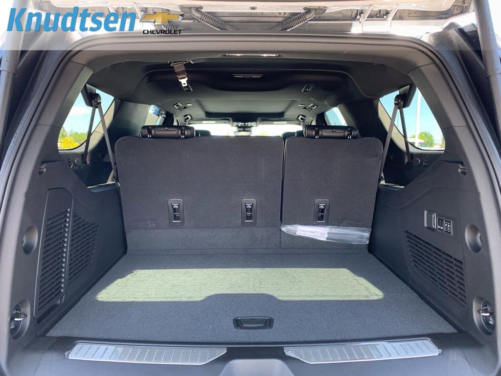 New 2026 Chevrolet Suburban High Country AWD/4WD image 15