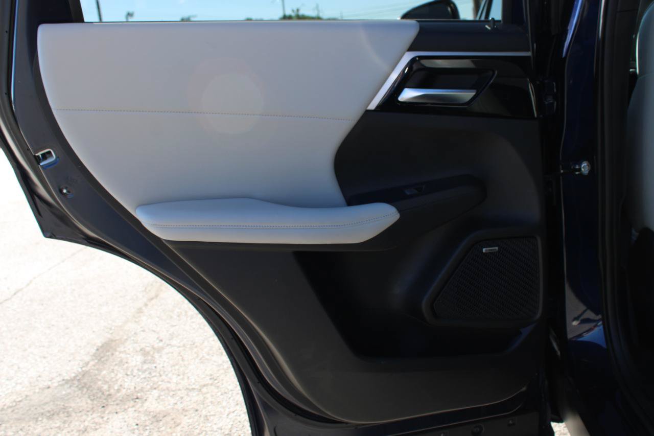 Used 2025 Mitsubishi Outlander SE FWD image 39