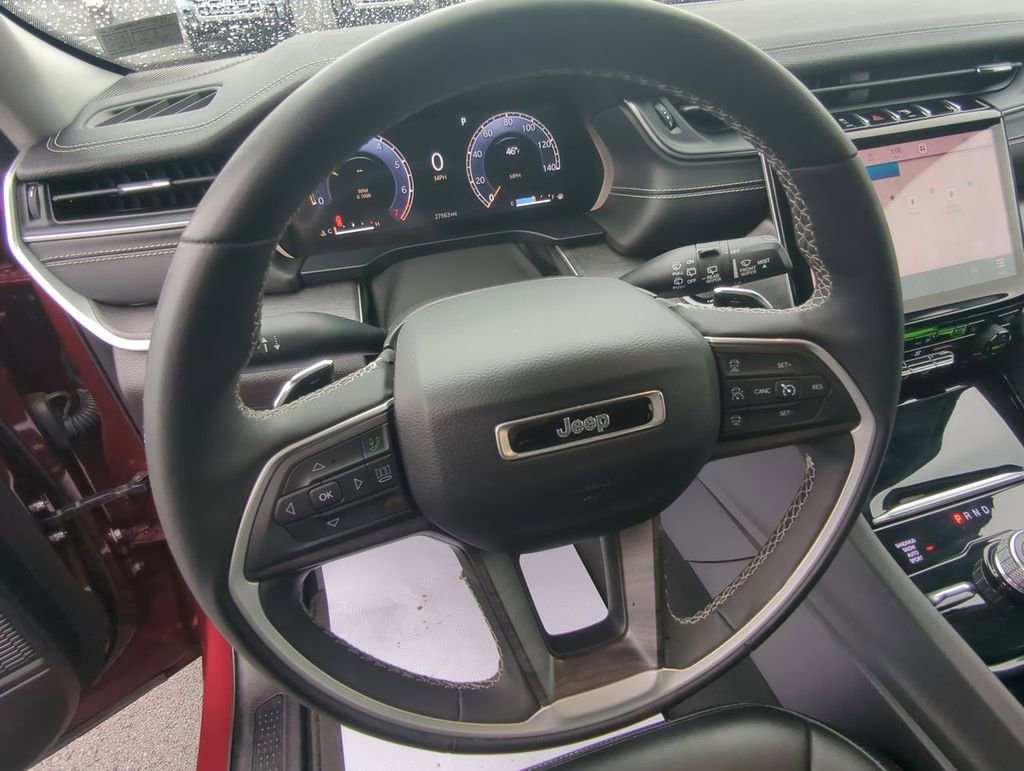 Used 2023 Jeep Grand Cherokee Limited AWD/4WD image 15